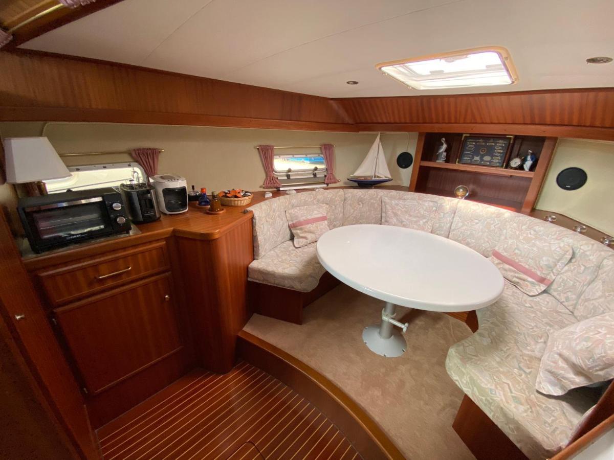 Luxusurlaub Auf Der Amavida Yacht / Scharmuetzelsee Bad Saarow Luaran gambar